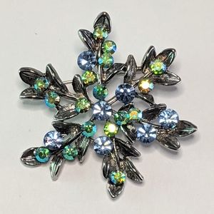Vintage Sparkling Snowflake Floral Brooch Pin